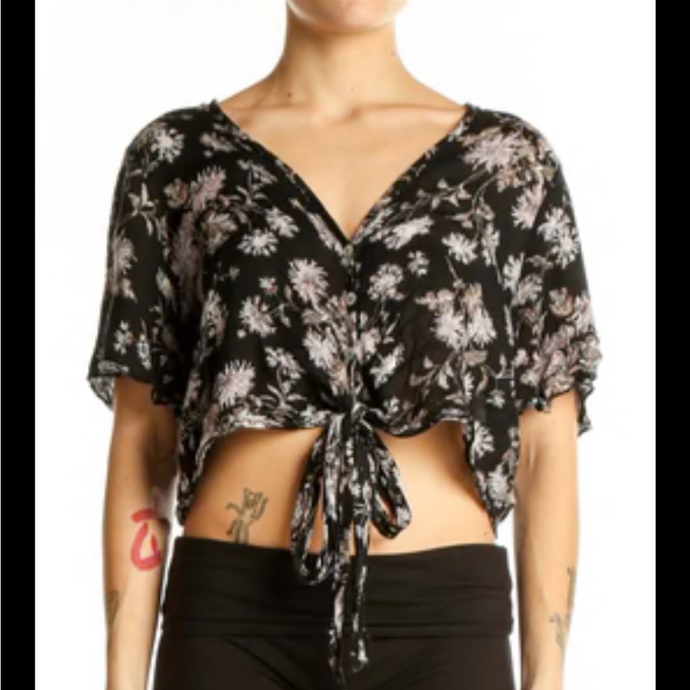 Dainty Floral Cropped Top w/ Tie